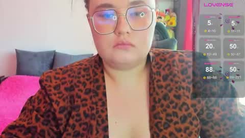 Snapshot of jessica_joy_ chatting on July 2026 06:51:01 AM Natalia online show from July 2026 06:51:01 AM