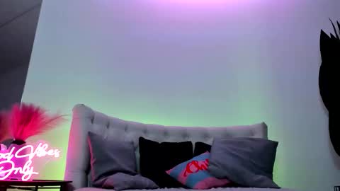 Jessy online show from September 2025 05:26:02 PM