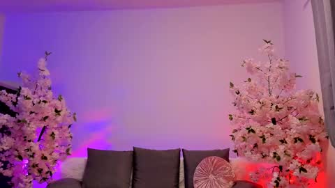 Gloria   online show from February 2025 02:35:01 AM