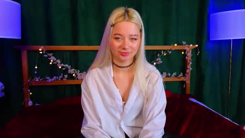 Danielle online show from November 2025 12:17:01 PM