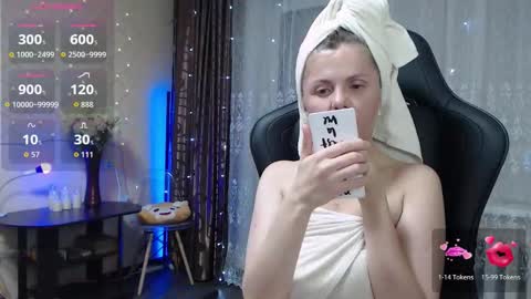 Snapshot of jessiemays chatting on November 2025 10:21:02 PM Jess online show from November 2025 10:21:02 PM