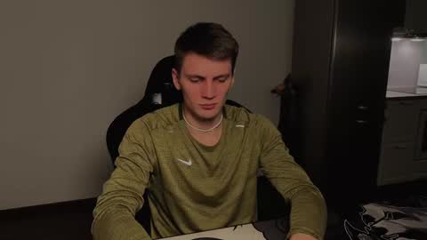 Snapshot of jessierise chatting on January 2025 04:00:01 PM JessieRise online show from January 2025 04:00:01 PM