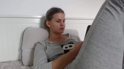 jessieryan online show from October 2025 09:10:02 AM