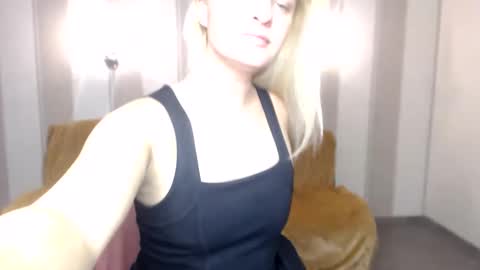 jessyangels online show from December 2025 01:52:02 PM