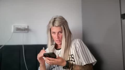 Jessye online show from October 2025 02:28:02 PM