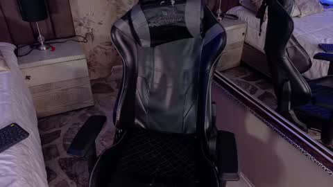 Jessy online show from June 2026 07:53:01 PM