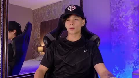 Jessy online show from June 2026 07:37:01 PM