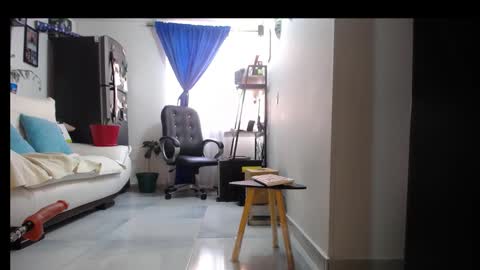 Snapshot of jezabel_purple chatting on January 2025 06:56:01 PM Camila online show from January 2025 06:56:01 PM