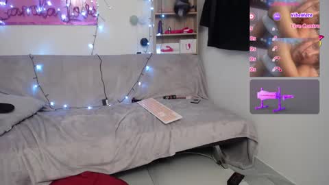 Snapshot of jezabel_purple chatting on February 2025 10:31:02 PM Camila online show from February 2025 10:31:02 PM