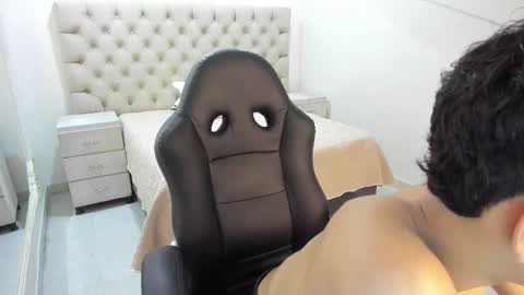 jhoanleandro online show from October 2025 04:49:01 AM