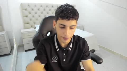 jhoanleandro online show from November 2025 04:25:02 AM