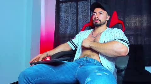 Jhojan Strong  online show from December 2025 09:09:01 PM