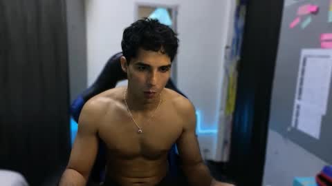 Snapshot of jhon_2000s chatting on October 2025 04:43:01 AM jhon online show from October 2025 04:43:01 AM