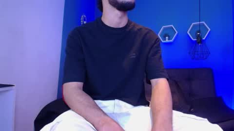 jhon_malo online show from December 2025 02:19:02 AM