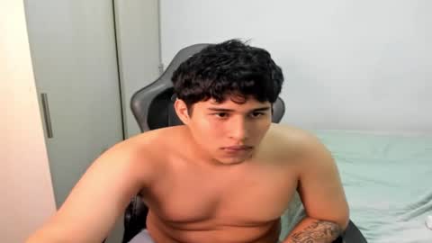 jhonny_dickm online show from October 2025 01:28:01 AM