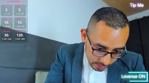 Jhony Alzate online show from October 2025 02:19:01 AM