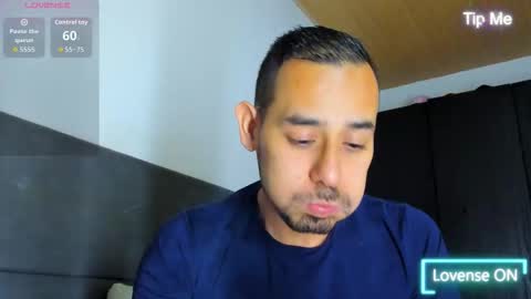 Jhony Alzate online show from October 2025 12:11:02 AM