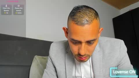 Jhony Alzate online show from February 2026 03:43:01 AM