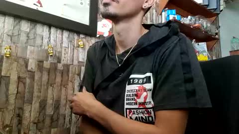 Jhosuamoore  online show from December 2025 01:05:02 PM