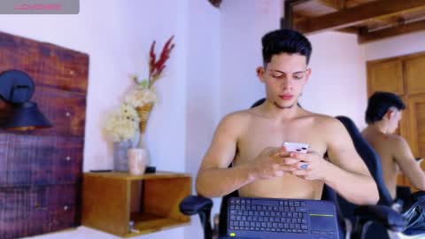 jhosuavega online show from April 2026 07:08:02 PM