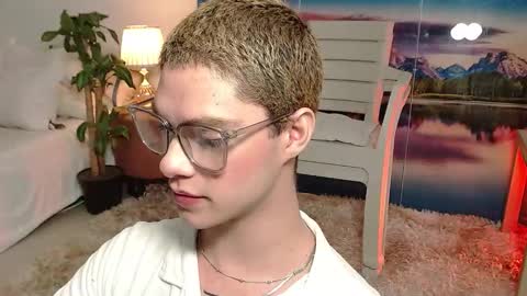 Snapshot of jhuan_cute chatting on October 2025 11:00:02 AM Jhuan Nhez online show from October 2025 11:00:02 AM