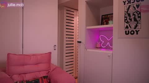 jhulysex online show from October 2025 11:40:01 PM