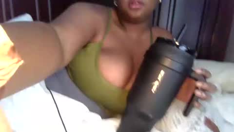 Snapshot of jigglypineapples chatting on February 2025 02:59:01 PM goldenbaby online show from February 2025 02:59:01 PM