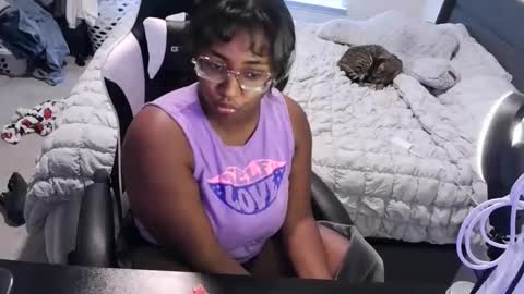 Snapshot of jigglypineapples chatting on September 2025 12:00:02 AM goldenbaby online show from September 2025 12:00:02 AM