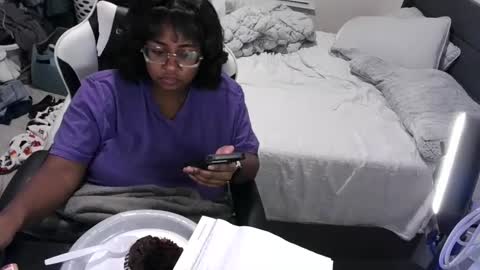 Snapshot of jigglypineapples chatting on September 2025 12:45:01 AM goldenbaby online show from September 2025 12:45:01 AM