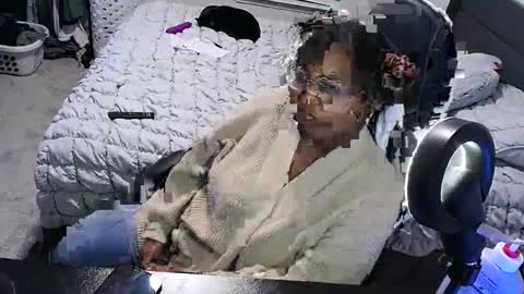 Snapshot of jigglypineapples chatting on October 2025 01:45:01 AM goldenbaby online show from October 2025 01:45:01 AM