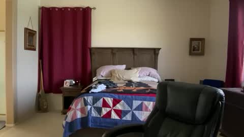 Dad of Three online show from November 2025 07:30:01 PM