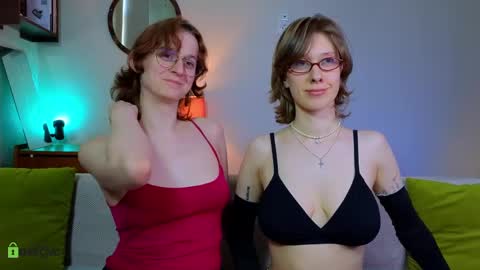 Hey Guys We are Julia ginger  Tina brunette online show from April 2026 04:31:02 PM