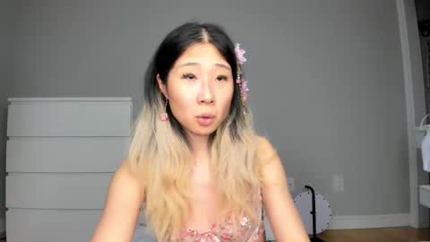 Jiwoo online show from March 2026 10:38:02 PM