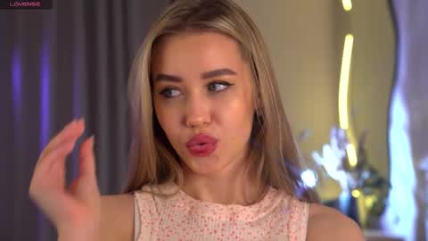 Jenny online show from November 2025 08:14:02 AM