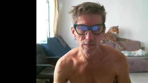 Snapshot of jlmbud chatting on June 2026 02:00:02 PM jlmbud online show from June 2026 02:00:02 PM