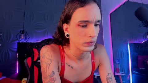 Joa Isaza     online show from January 2025 10:17:01 AM