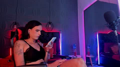 Joa Isaza     online show from January 2025 10:28:02 AM