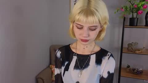 Snapshot of joan_lipse chatting on October 2025 08:37:01 AM Sofia online show from October 2025 08:37:01 AM