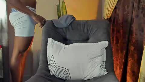 JOAN SAENZ online show from March 2025 11:03:01 AM