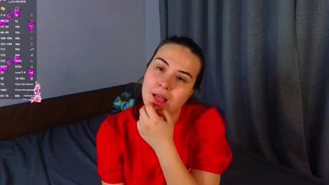 Jolie and Elizabet online show from October 2025 06:40:01 PM