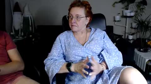 Snapshot of joannaandneighbour chatting on December 2025 09:04:02 AM Joanna and Greg online show from December 2025 09:04:02 AM