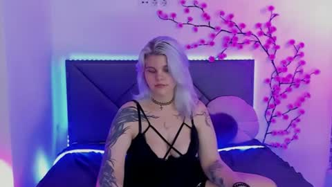Snapshot of joannlowes chatting on July 2026 02:05:17 AM Joann online show from July 2026 02:05:17 AM