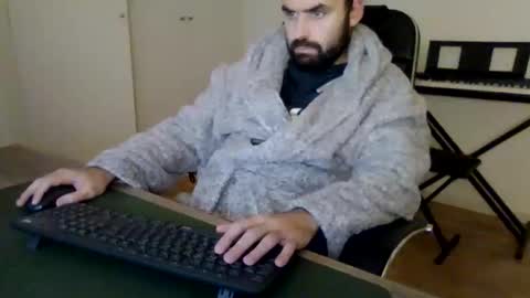 joaodias_18 online show from December 2025 09:35:01 PM