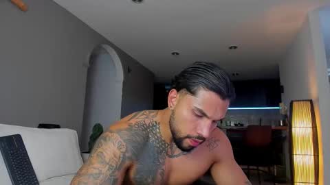 joe_esthetic online show from December 2025 01:57:02 AM