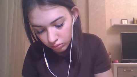 Jennifer online show from November 2025 05:13:01 PM