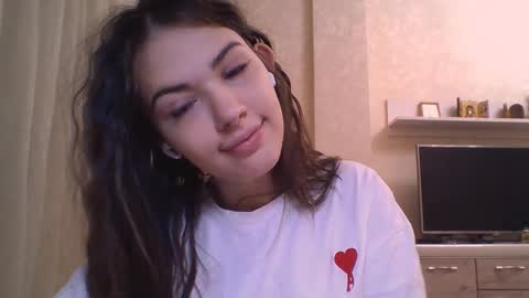 Jennifer online show from November 2025 05:45:03 PM