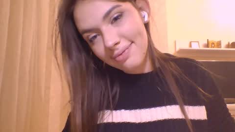 Jennifer online show from December 2025 09:01:02 PM