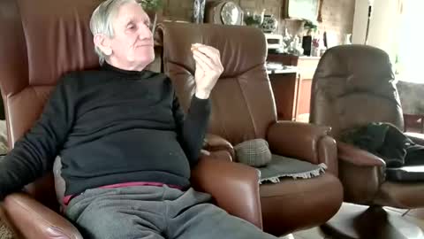 Snapshot of johan7_heet chatting on February 2025 03:30:01 PM johan7 heet online show from February 2025 03:30:01 PM