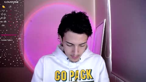 Snapshot of johan_parker222 chatting on April 2026 09:23:01 PM johan_parker222 online show from April 2026 09:23:01 PM