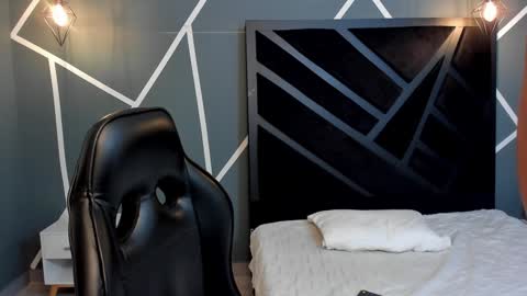 Johan Williams online show from January 2025 07:57:01 AM